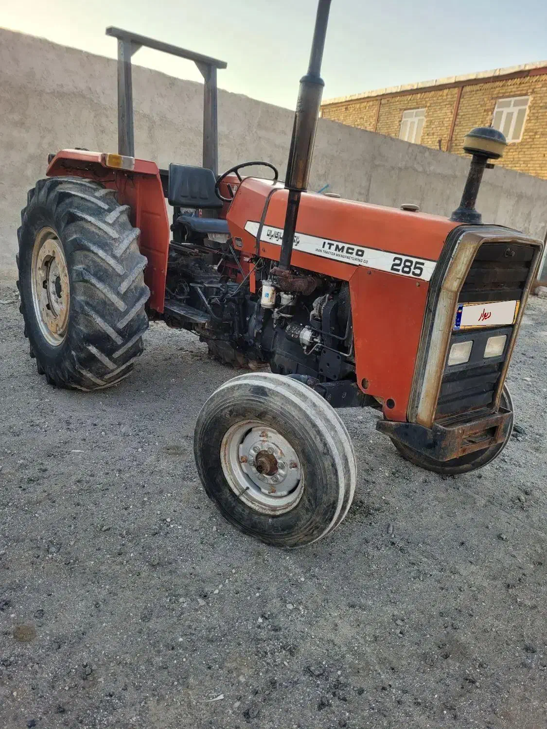 تراکتور ۲۸۵تک|خودرو سنگین|کبودرآهنگ, |دیوار