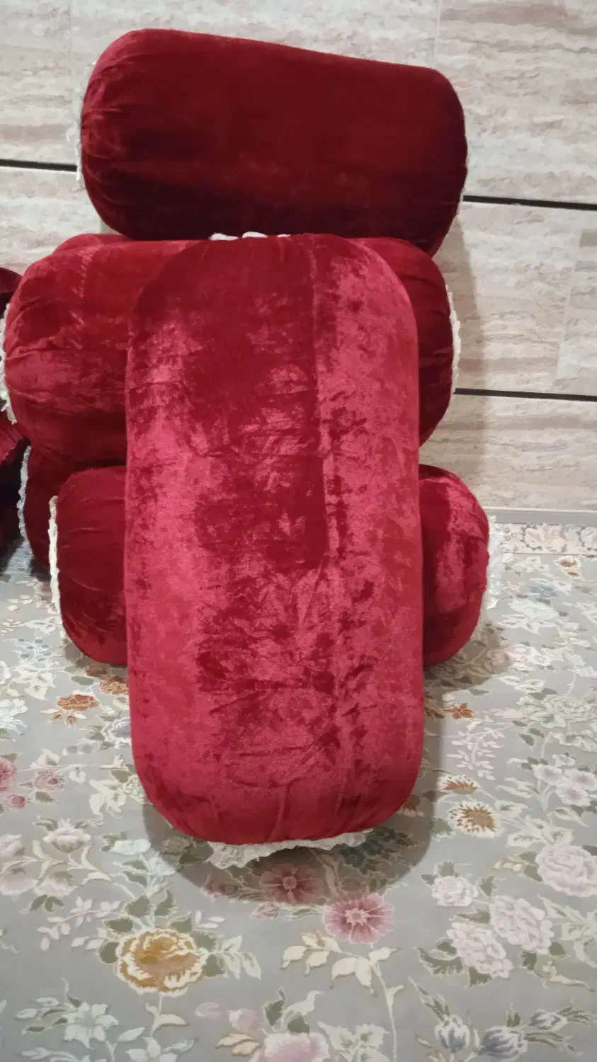 بالشت غلطکی|رختخواب، بالش، پتو|شیراز, شهرک صدا و سیما|دیوار