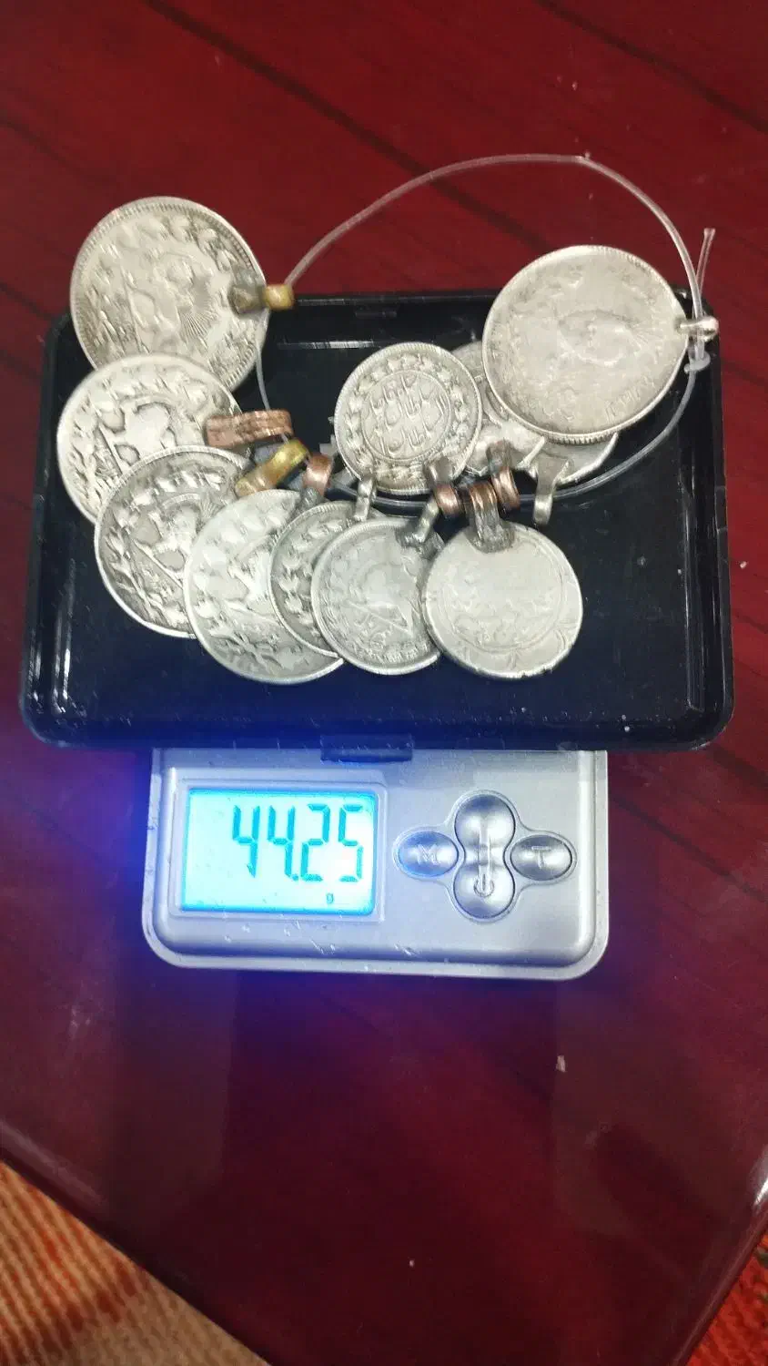 سکه نقره گوشه کرده|کلکسیون سکه، تمبر، اسکناس|فارسان, |دیوار