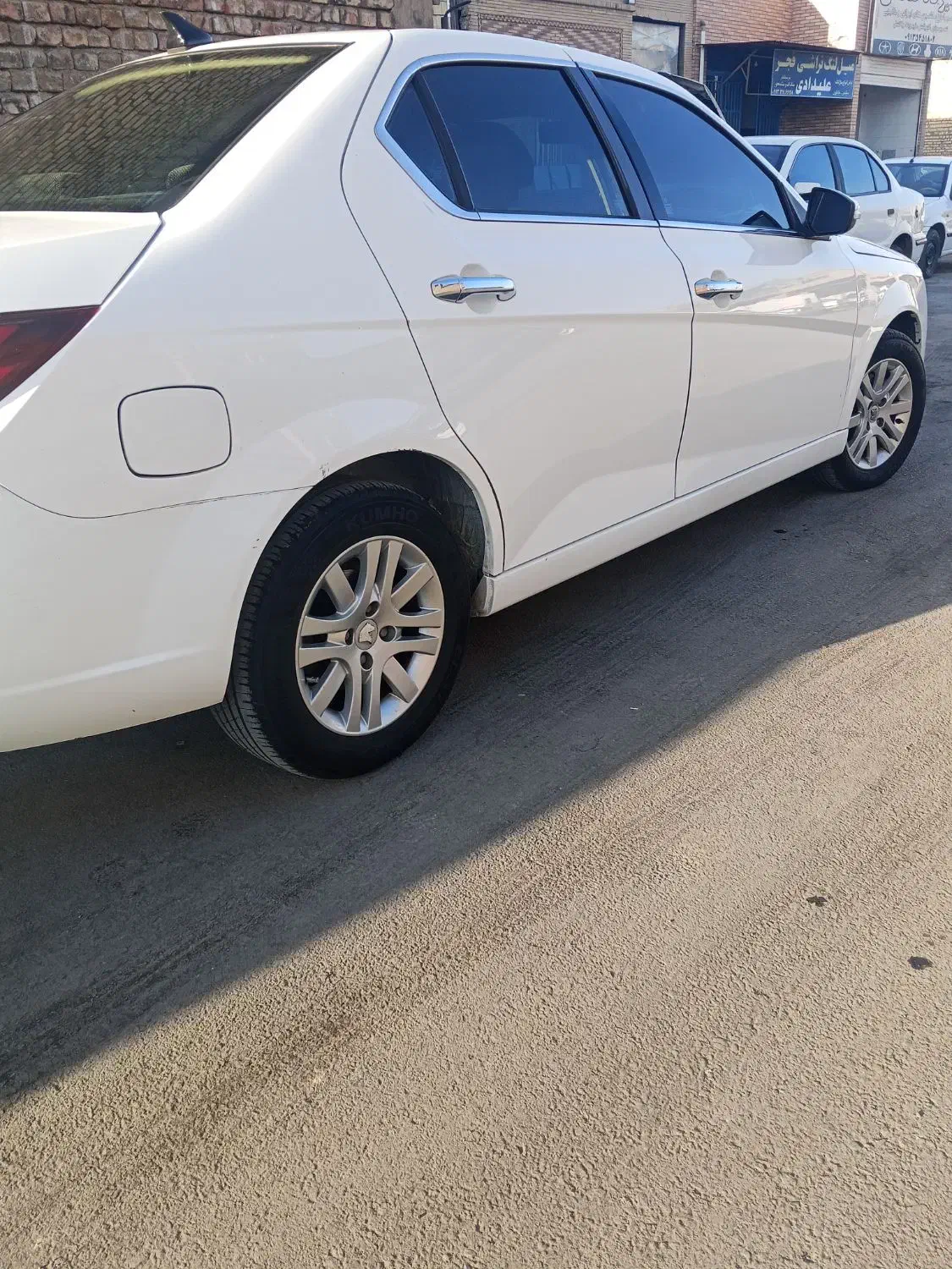 دنا پلاس تیپ 2 بدون سانروف مدل 98|خودرو سواری و وانت|اصفهان, باغ فردوس|دیوار