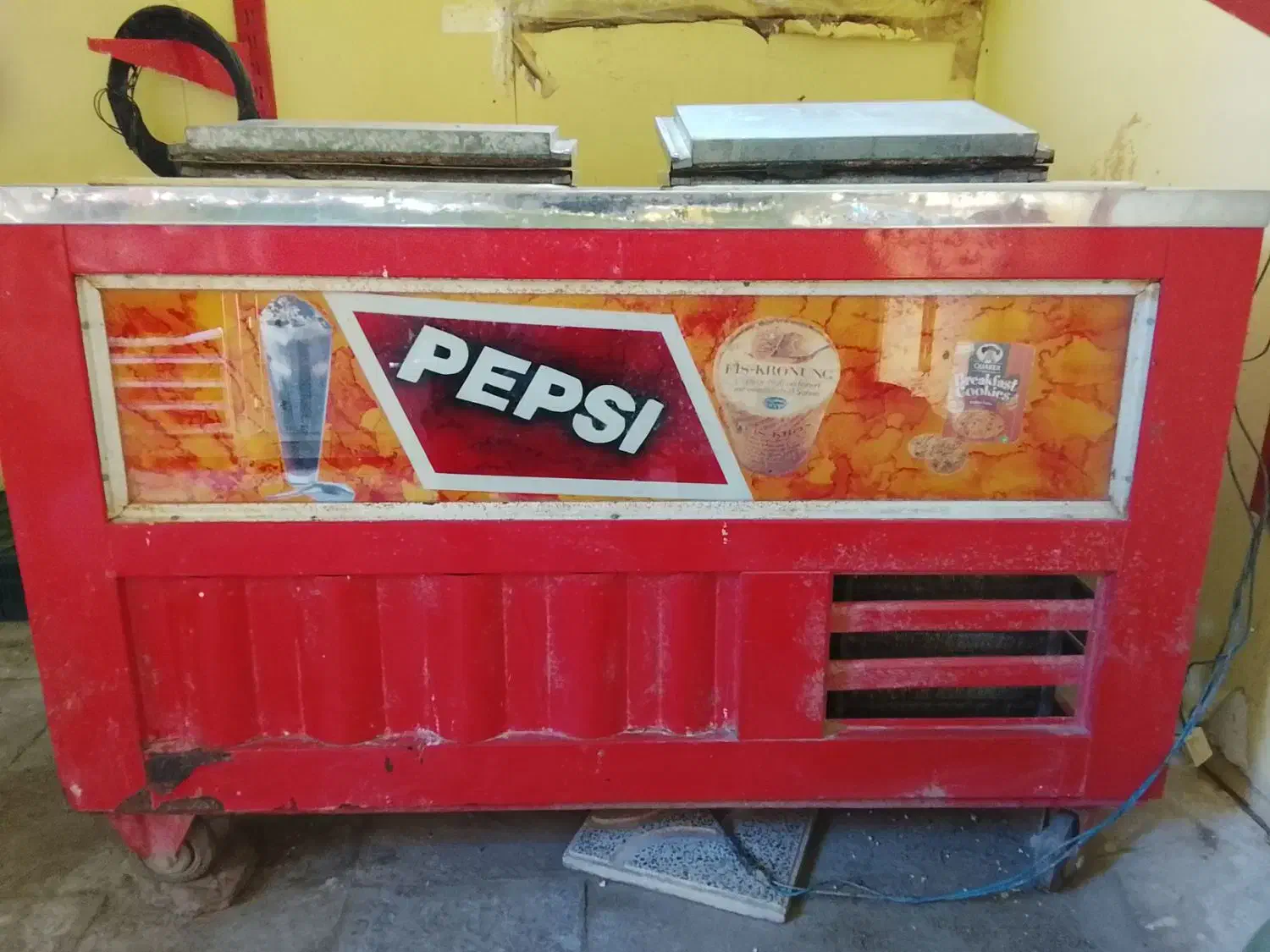 یخچال فریزر عمودی قدیمی|یخچال و فریزر|بم, |دیوار