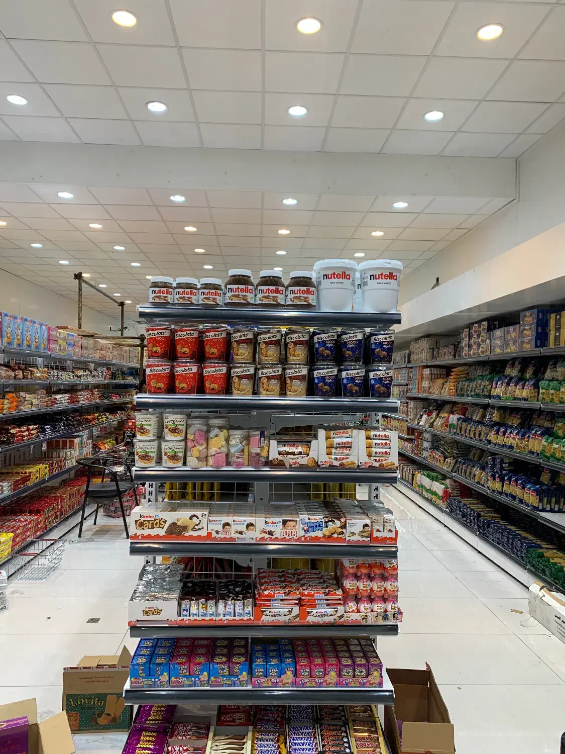 به چند همکار خانم و اقا جهت فروشندگی نیازمندیم|استخدام خدمات فروشگاه و رستوران|تهران, صادقیه|دیوار