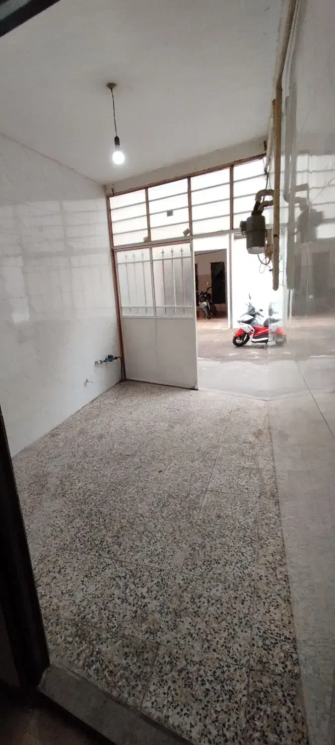 رهن واحد مسکونی همکف + پارکینگ|اجارهٔ خانه و ویلا|رشت, معلولین|دیوار