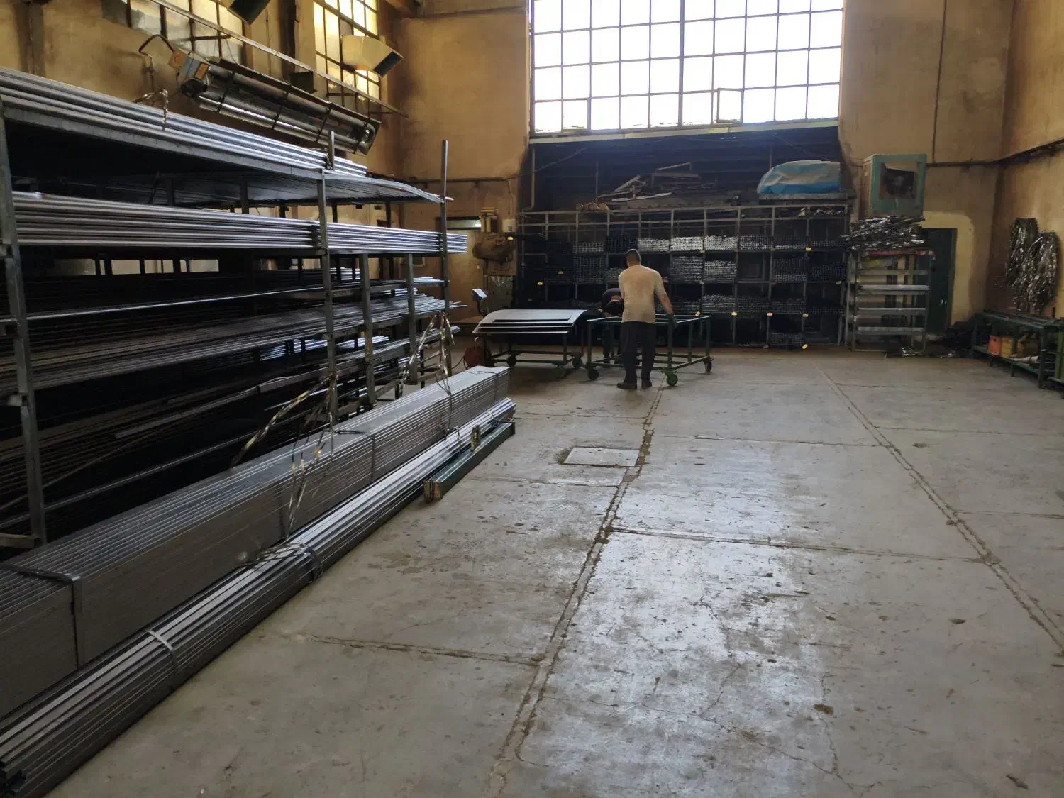 کارگر ساده جهت کار با دستگاه لیزر و خم و برش|استخدام صنعتی، فنی، مهندسی|پاکدشت, خاتون آباد|دیوار