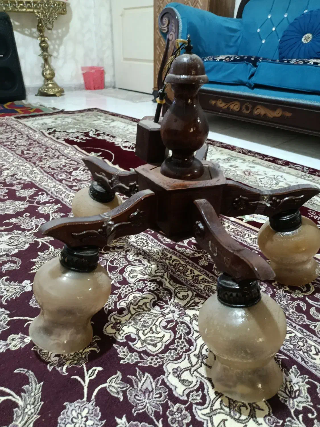 وپژ|لوستر و چراغ آویز|قدس, شهرقدس|دیوار