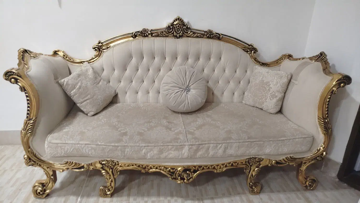 مبل سلطنتی تمیز  در حد نو|مبلمان خانگی و میز عسلی|اسفراین, |دیوار