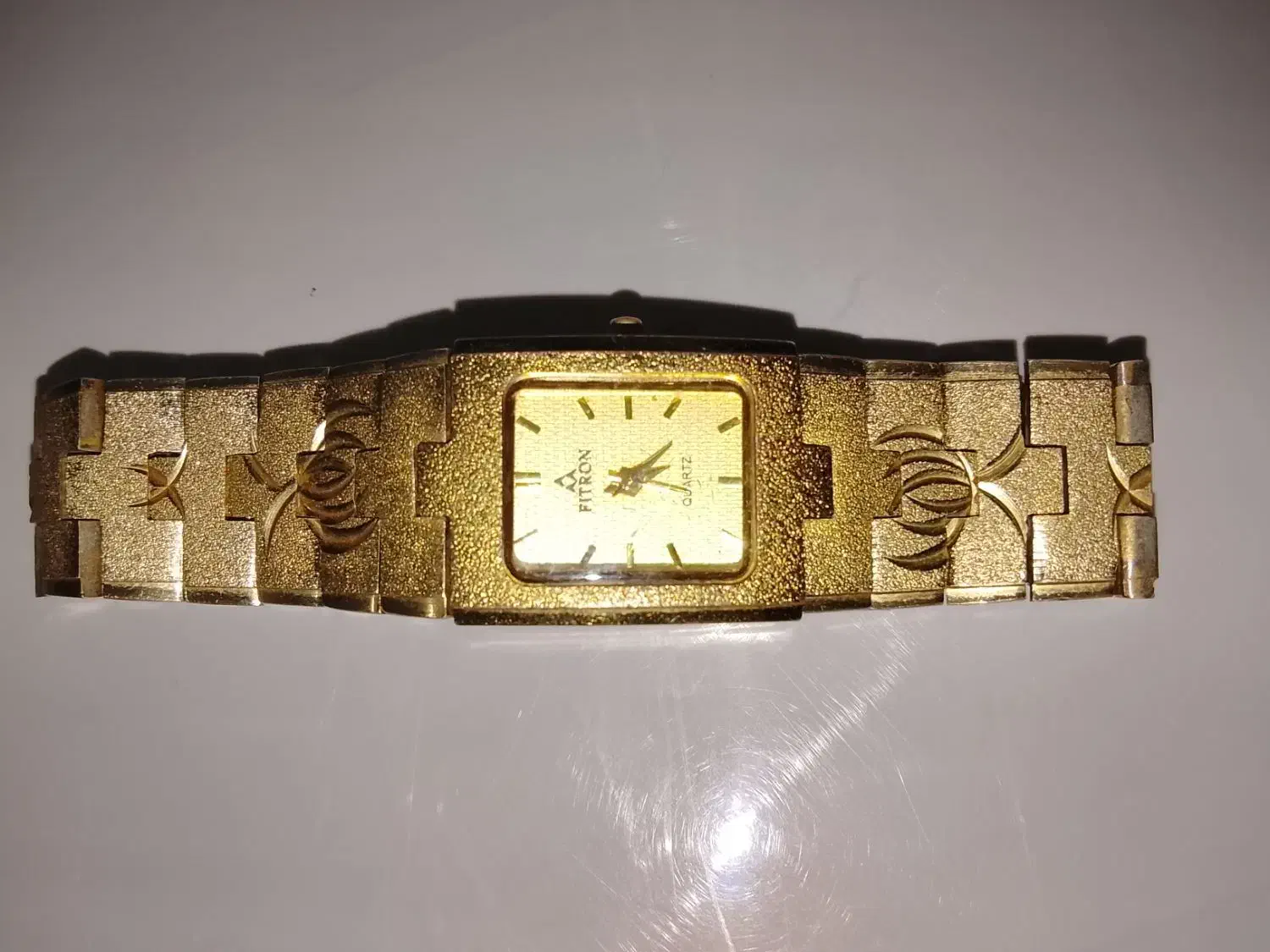 ساعت زنانه فیتروعن زیر خاکی|ساعت|چناران, |دیوار