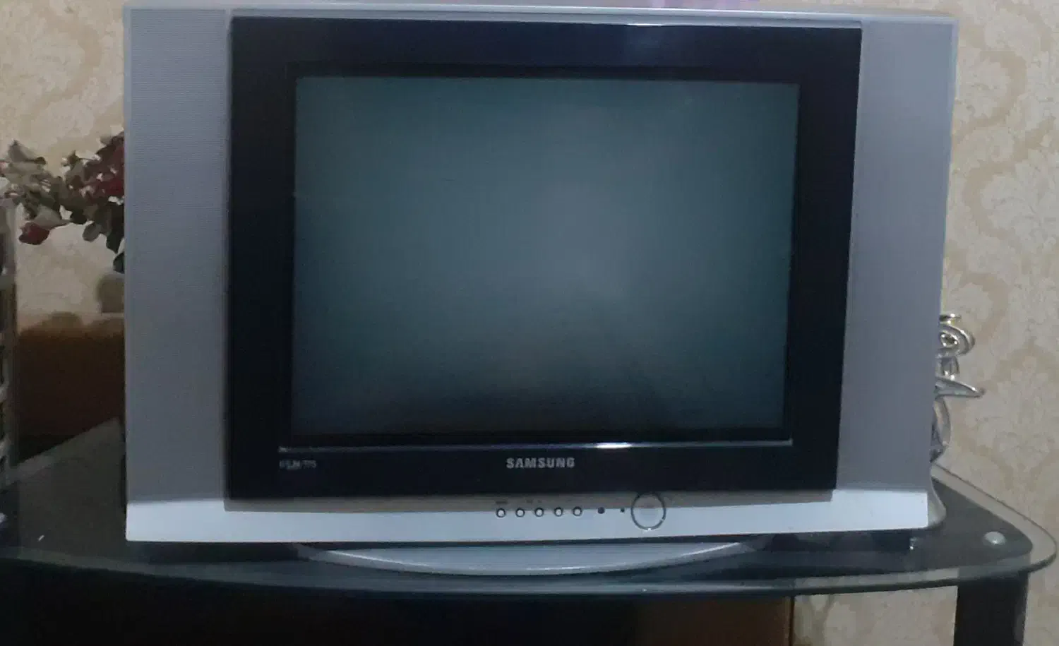 سینک تک قلو و تلویزیون رنگی قدیمی|آب‌چکان و نظم‌دهنده ظروف|اهواز, نادری|دیوار