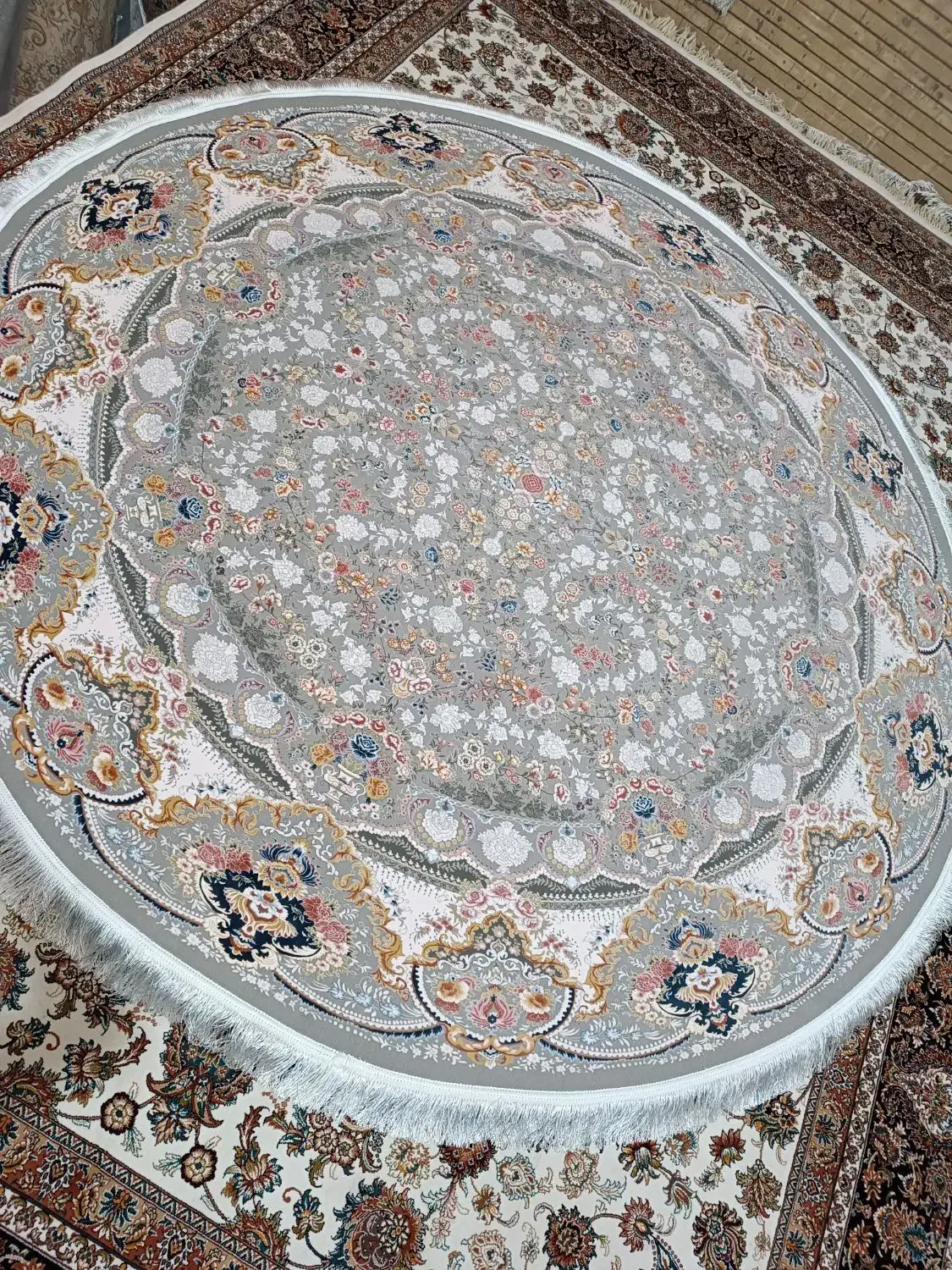 گرد قطر ۲.۵۰ در ۲.۵۰ یک جفت ۹ متری ۱۵۰۰شانه|فرش|مشهد, شهید مطهری|دیوار