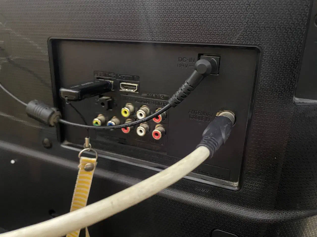 تلویزیون ال ای دی الجی 32 اینچ اصل کره در حد نو|تلویزیون و پروژکتور|اشنویه, |دیوار