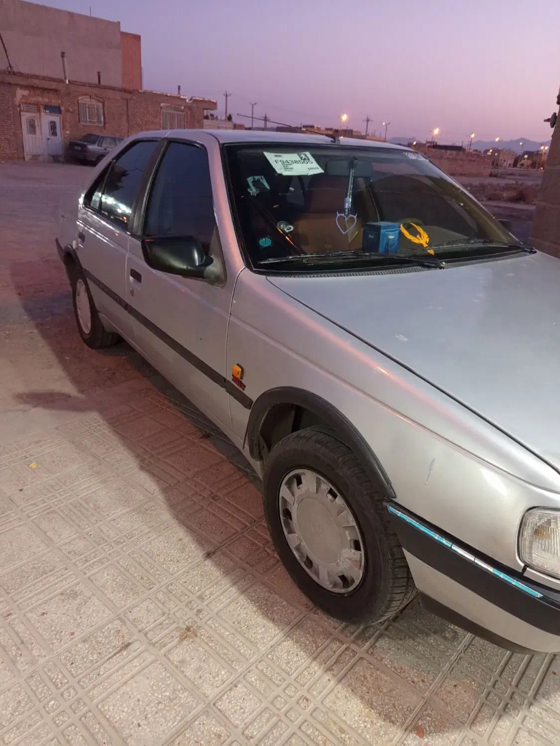 پژو ۴۰۵ خونگی|خودرو سواری و وانت|آباده, |دیوار