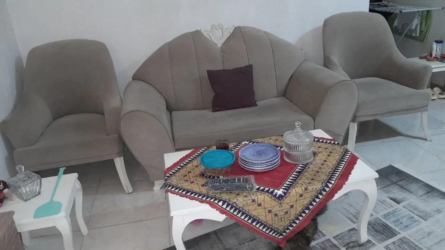 میز نهار خوری ۴ نفره به همراه مبل|مبلمان خانگی و میز عسلی|رشت, پل تالشان|دیوار