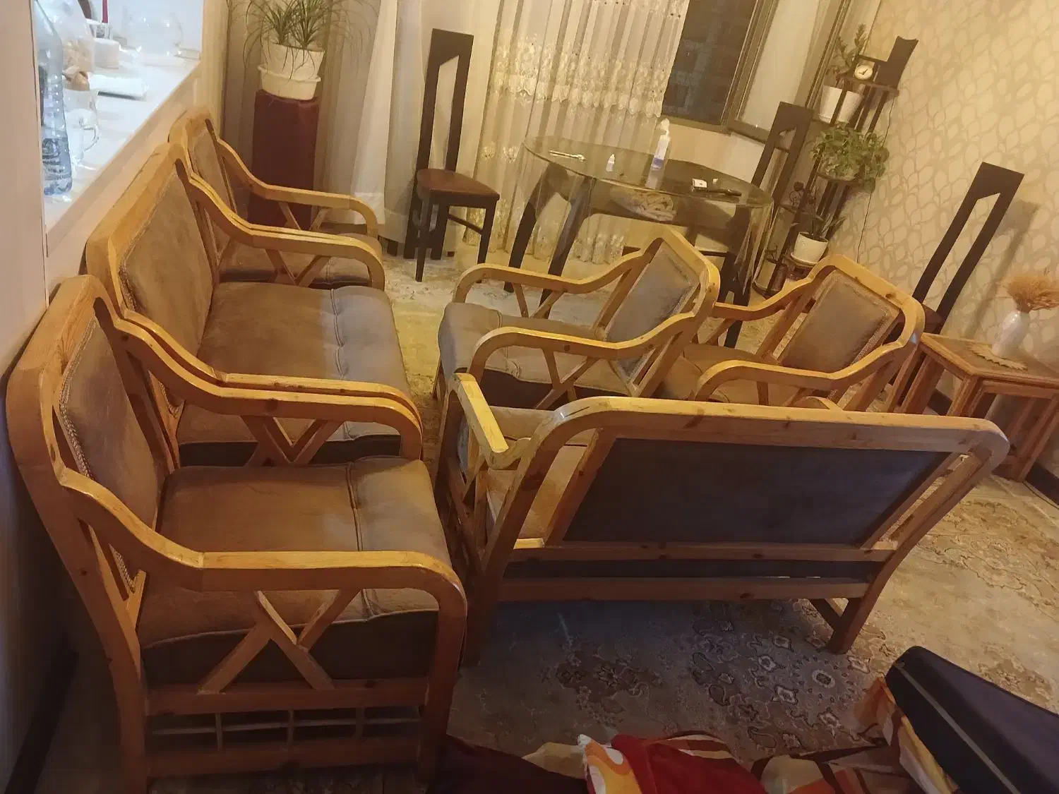 ست مبل هشت نفره به همراه سه تا عسلس و میز وسط|مبلمان خانگی و میز عسلی|تهران, شهرک دانشگاه شریف|دیوار