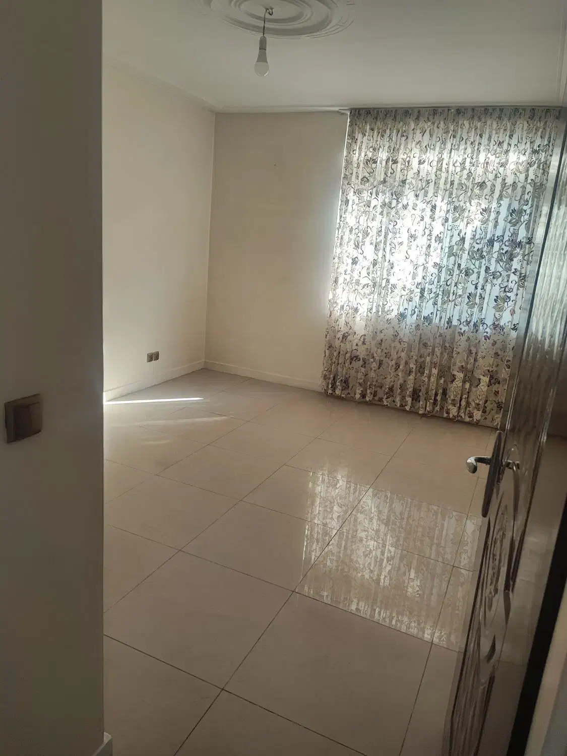 آپارتمان 130متری مسکونی