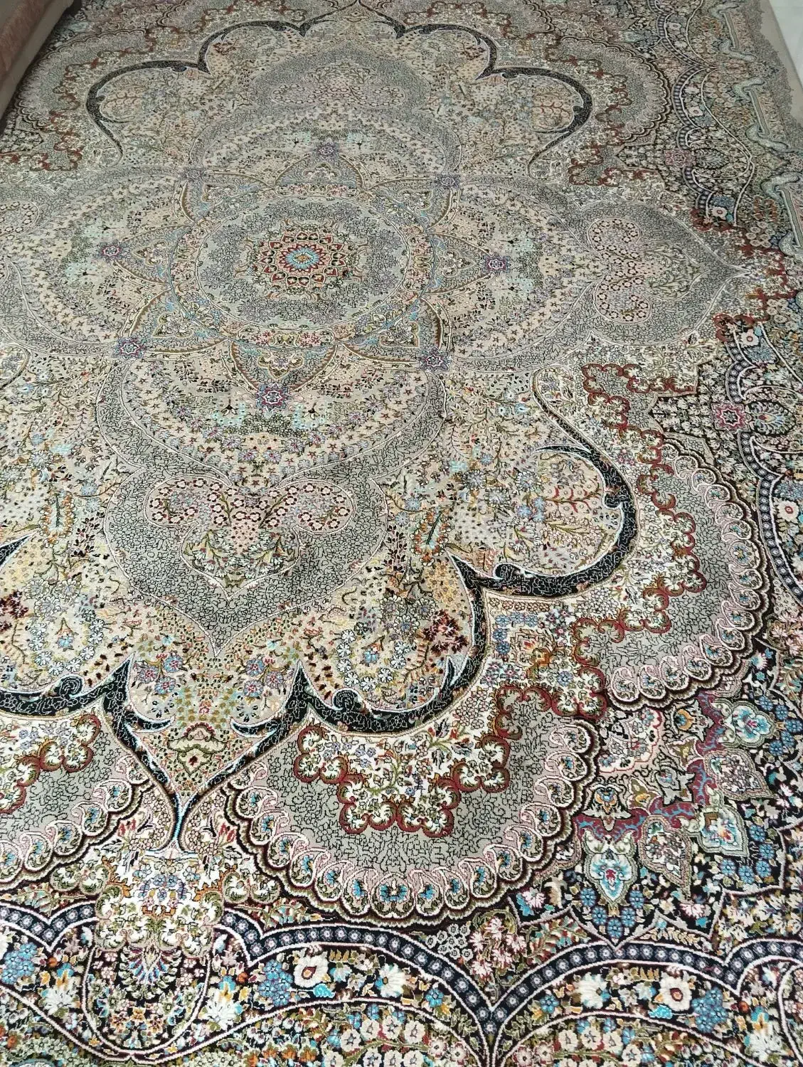 دو تخته فرش نه متری|فرش|برخوار, |دیوار