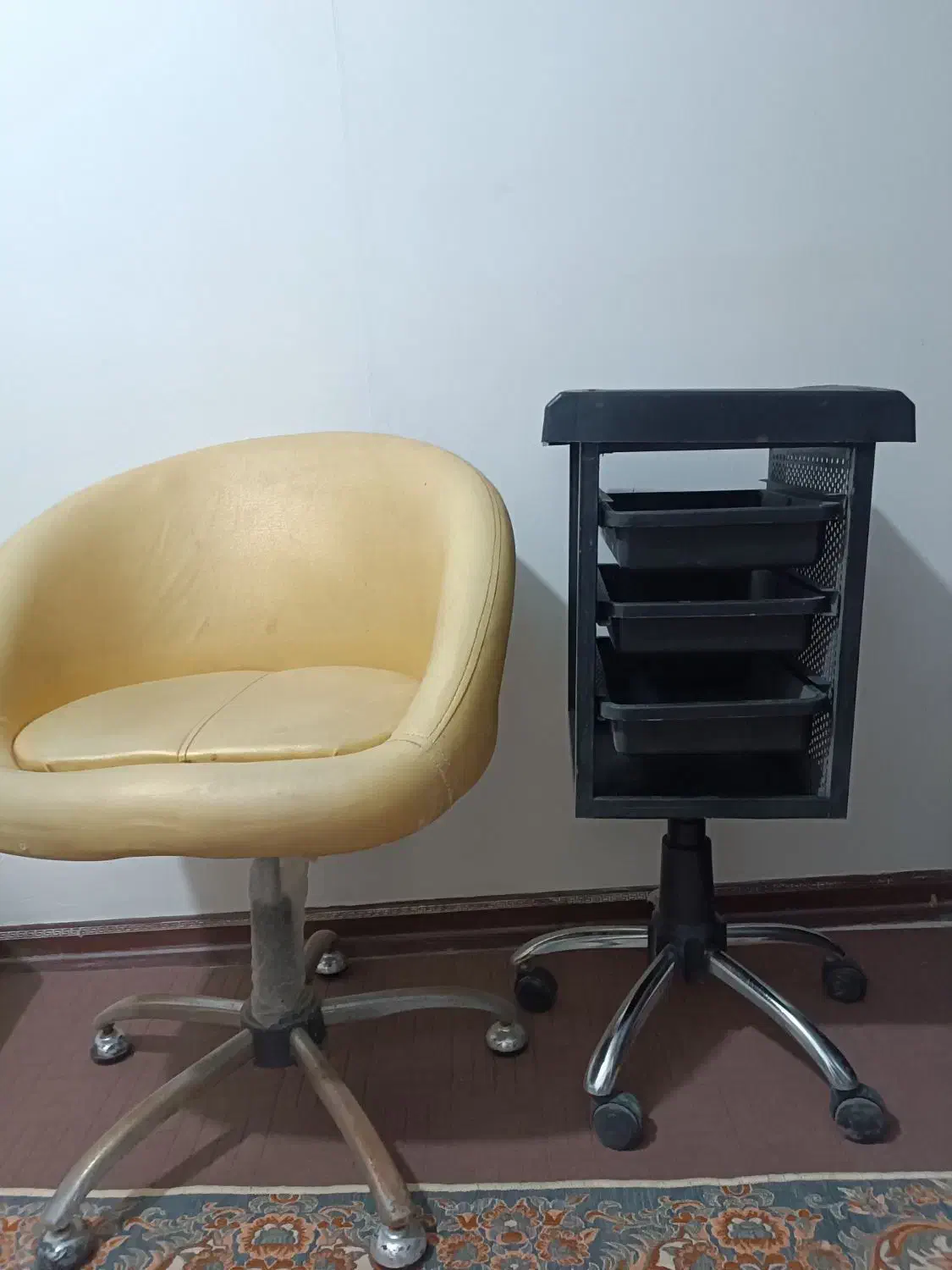 صندلی ترولی|صندلی و نیمکت|پیشوا, |دیوار