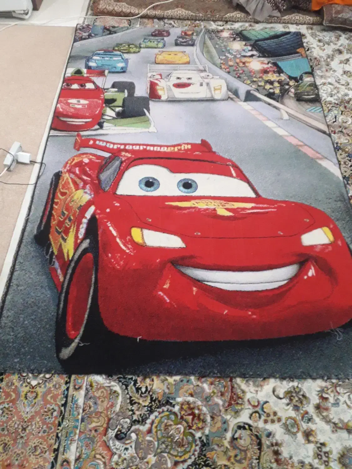 فرش بچگانه مکویین سالم وتمیز|فرش|مشهد, حسابی جنوبی (شهرک غرب)|دیوار