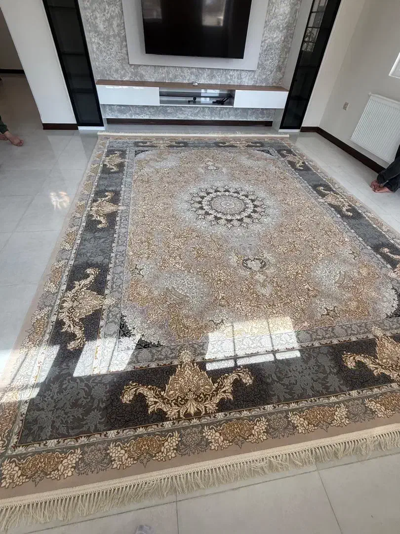 فرش ۱۲ متری|فرش|صدرا-فارس, فاز ۱|دیوار