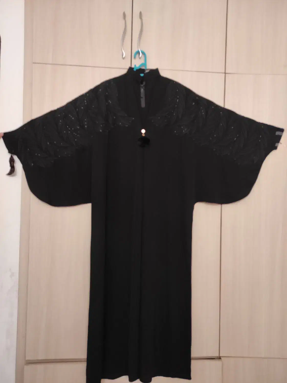 ابا همراه با شال|لباس|کیش, |دیوار