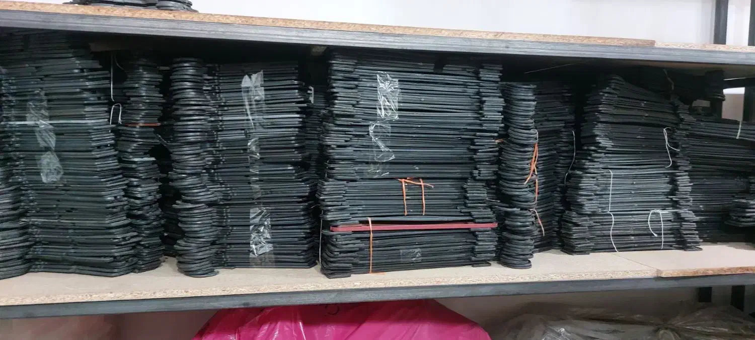 فروش چوب‌لباسی و رگال گردان و استیل با قیمت عمده|فروشگاه و مغازه|قم, شهر قائم|دیوار