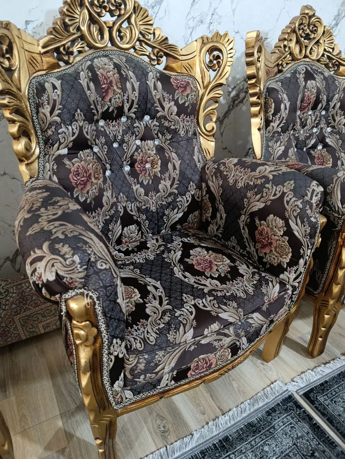 مبل در حد نو|مبلمان خانگی و میز عسلی|هشتگرد, فاز ۲ مهستان|دیوار