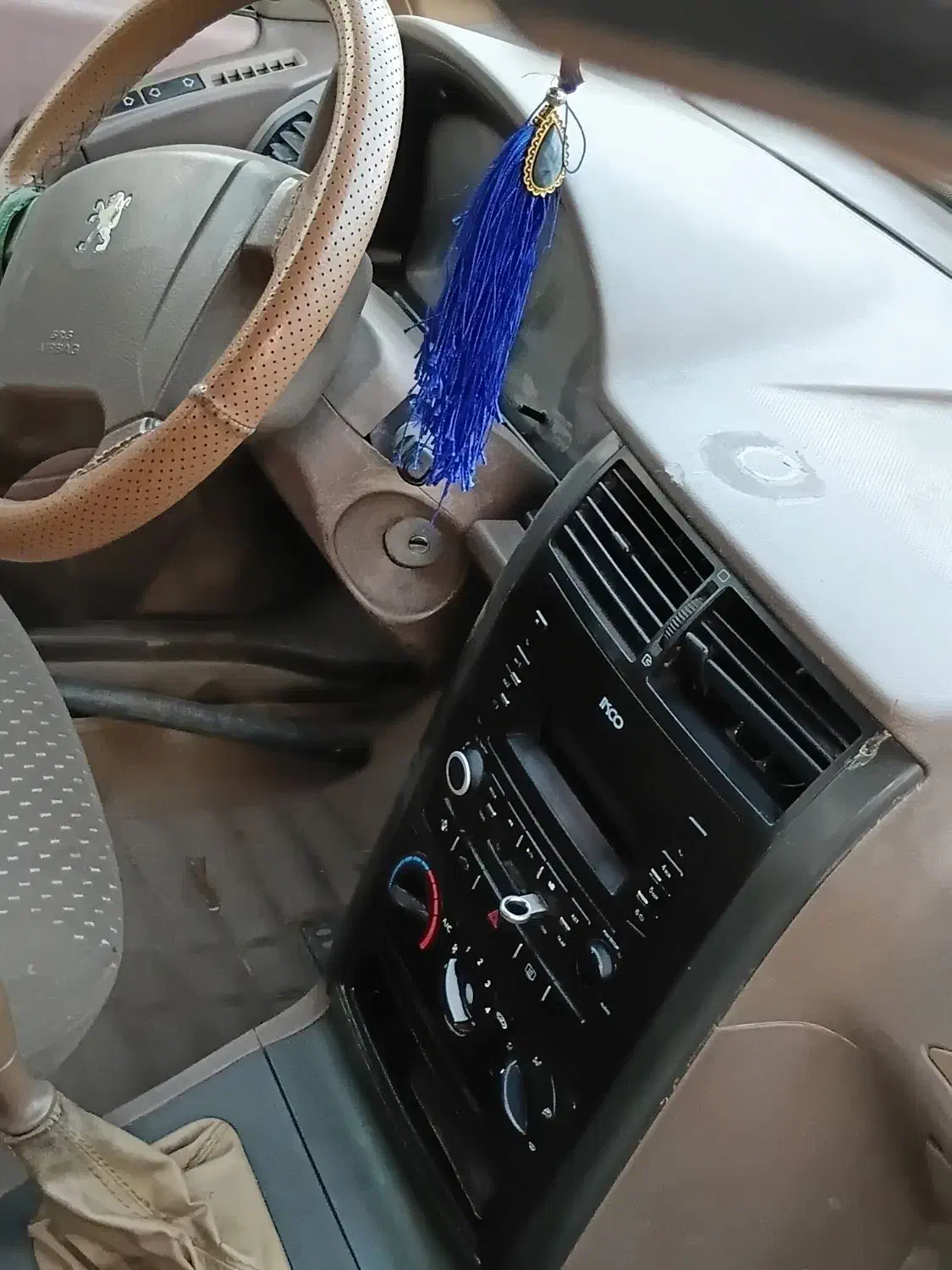 پژونقره ای مدل آخرای ۹۳داشبورد جدید|خودرو سواری و وانت|جیرفت, |دیوار