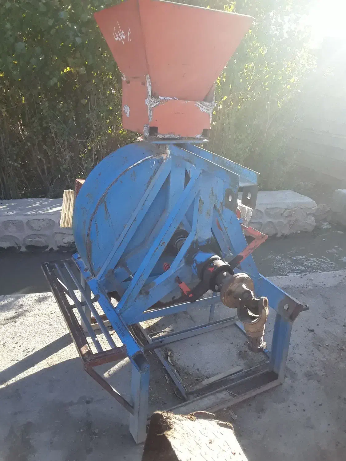 آسیاب|ماشین‌آلات صنعتی|قصابه, |دیوار