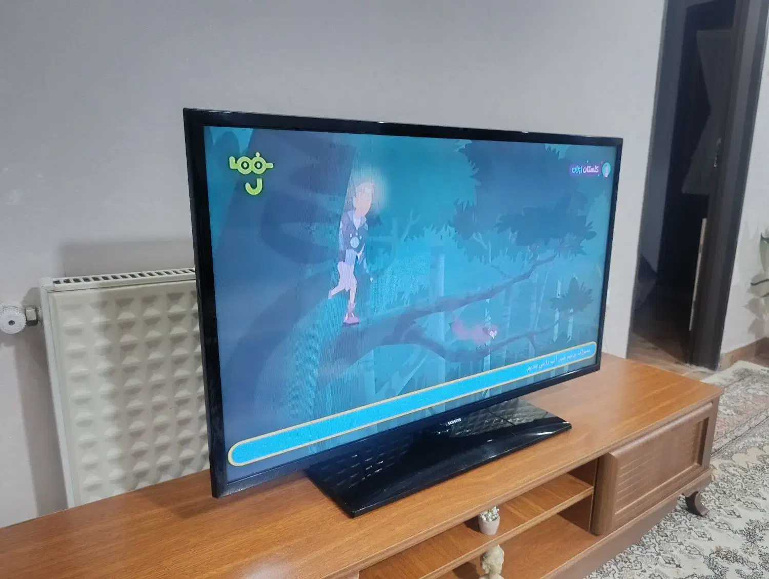 تلویزیون 40 اینچ ال ای دی|تلویزیون و پروژکتور|اندیشه, شهرک صدف|دیوار