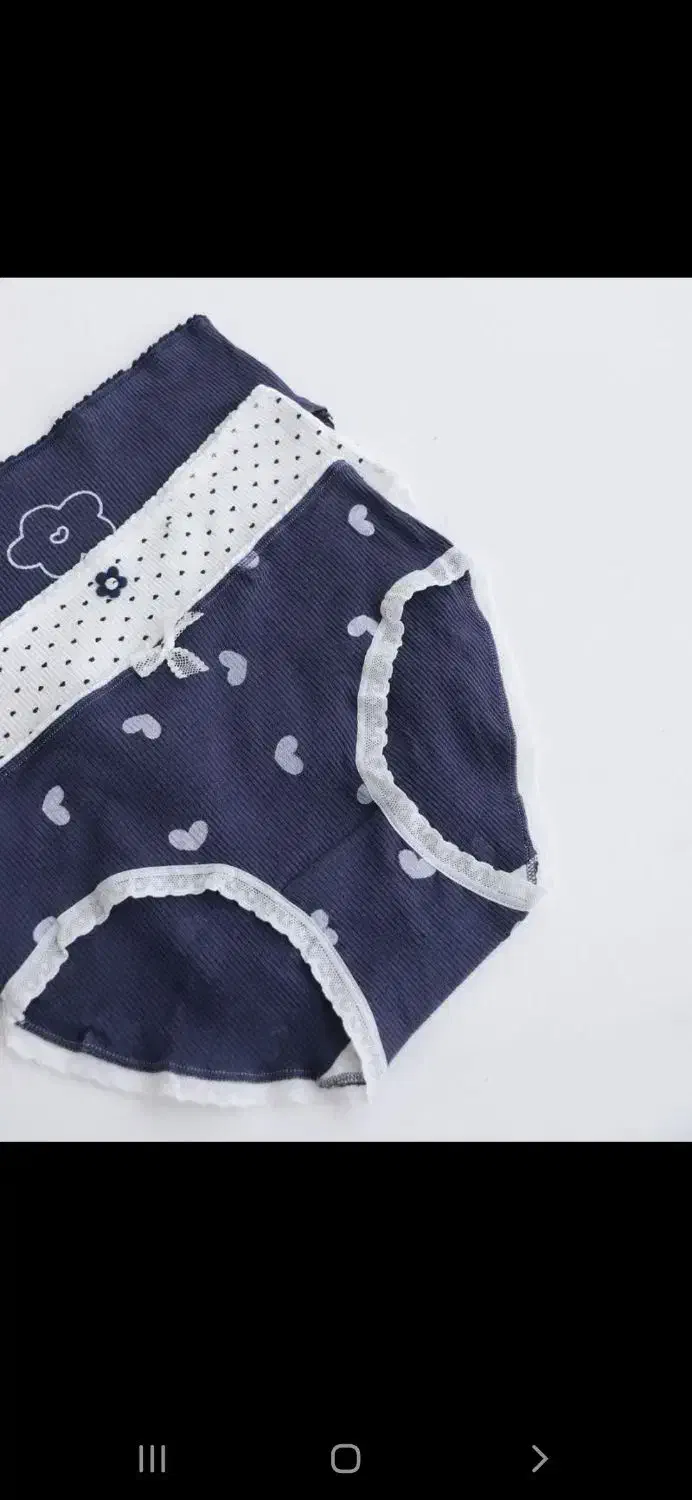 لباس زیر|لباس|قم, وادی السلام|دیوار