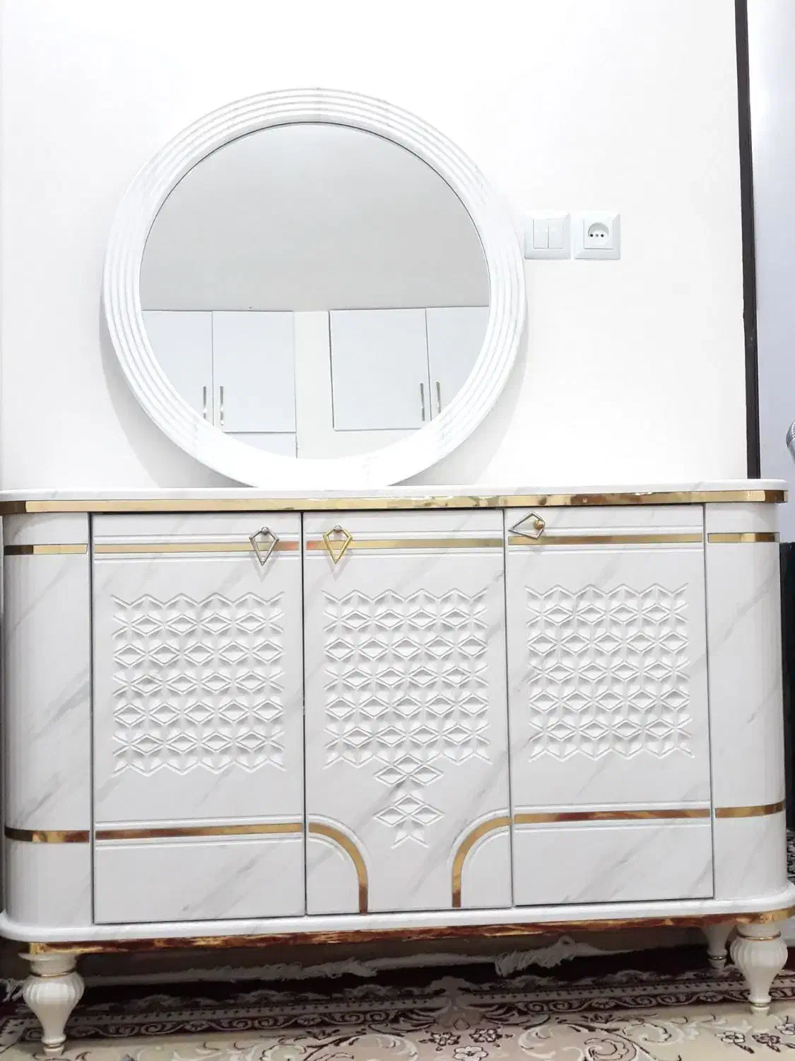 میزکنسول|بوفه، ویترین، کنسول|کاشان, شهدا|دیوار