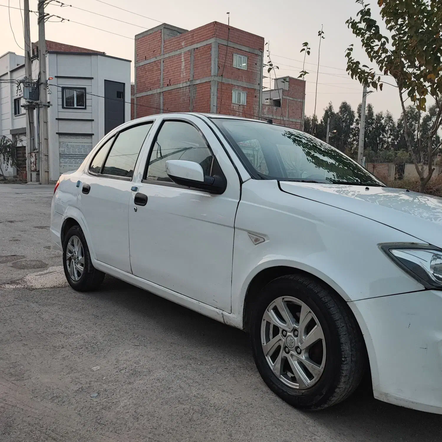 ساینا مدل ۹۷ کم کار و فوق العاده تمیز|خودرو سواری و وانت|گنبد کاووس, |دیوار