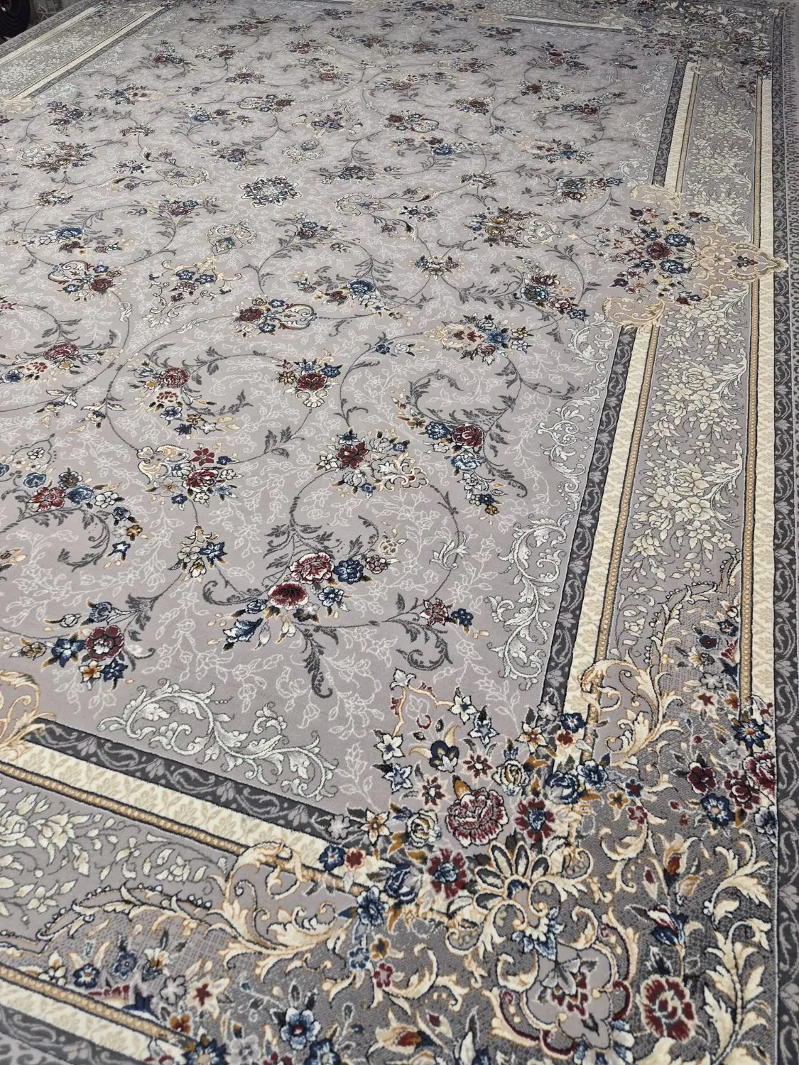 طرح افشان ۷۰۰ شانه در همه مدل|فرش|اصفهان, برزان|دیوار