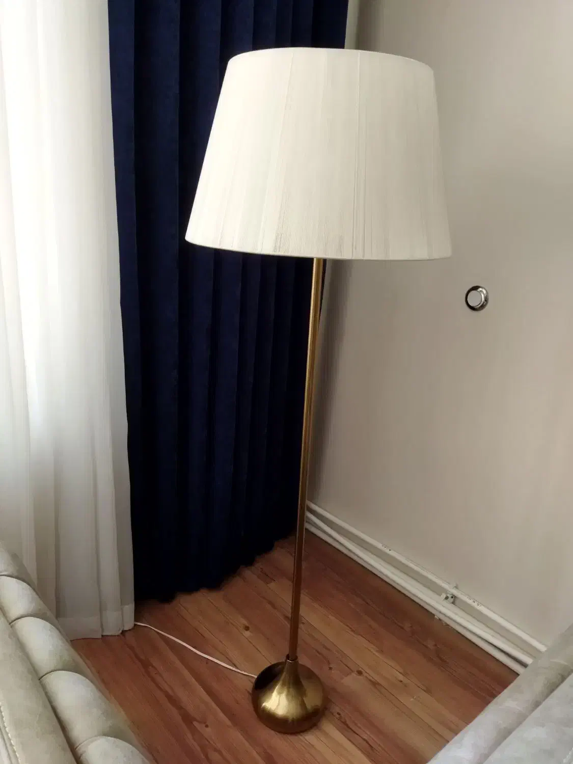 آباژورکنارسالنی کاملاا نو|چراغ خواب و آباژور|قزوین, |دیوار