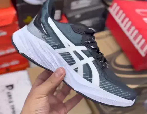 کفش کتانی ۴۴|کیف، کفش، کمربند|سنندج, |دیوار