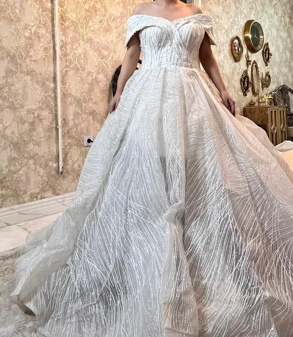 لباس عروس|لباس|دورود, |دیوار