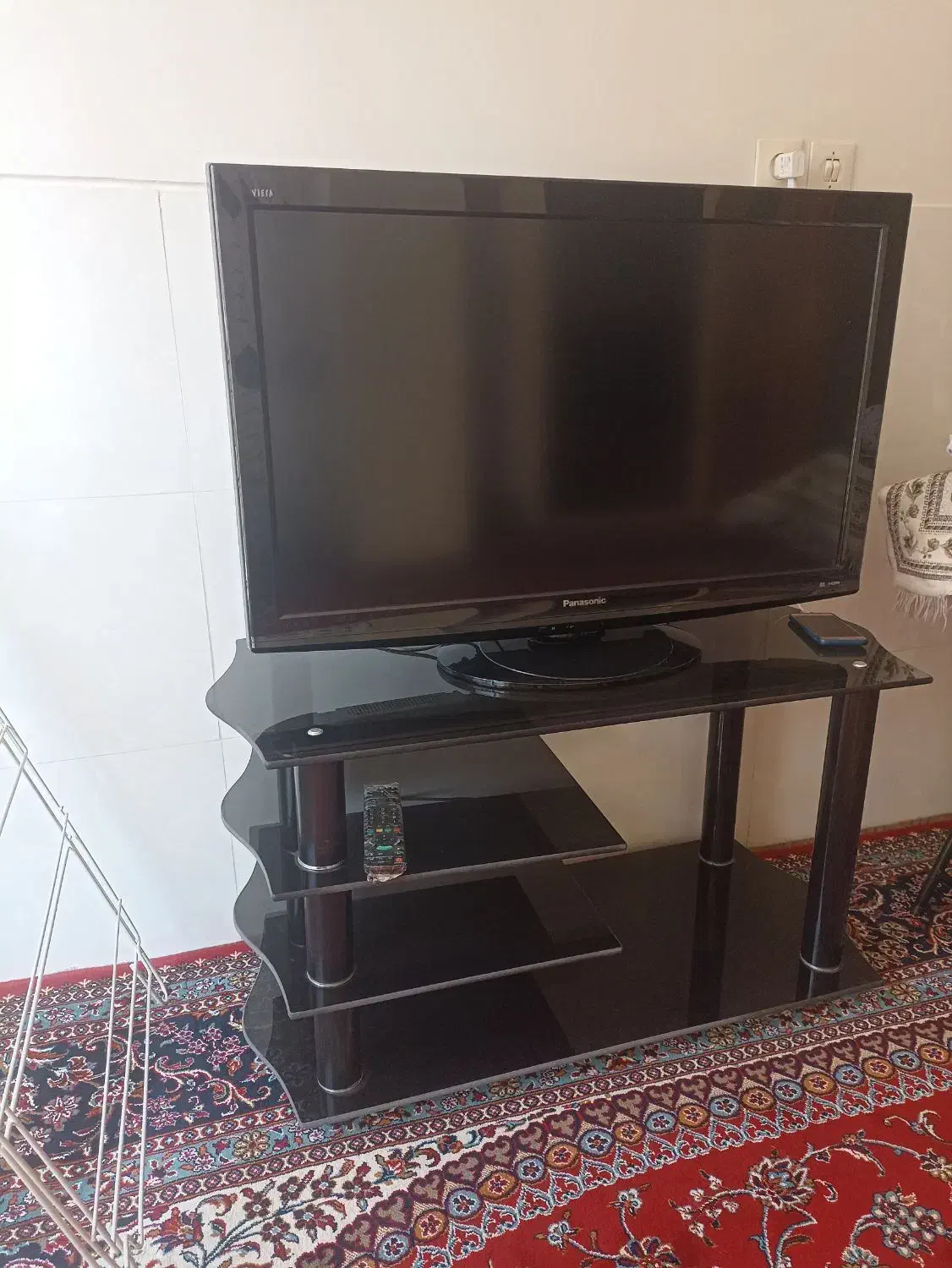 تلویزیونLCD پاناسونیک با میز|تلویزیون و پروژکتور|اصفهان, ارغوانیه|دیوار