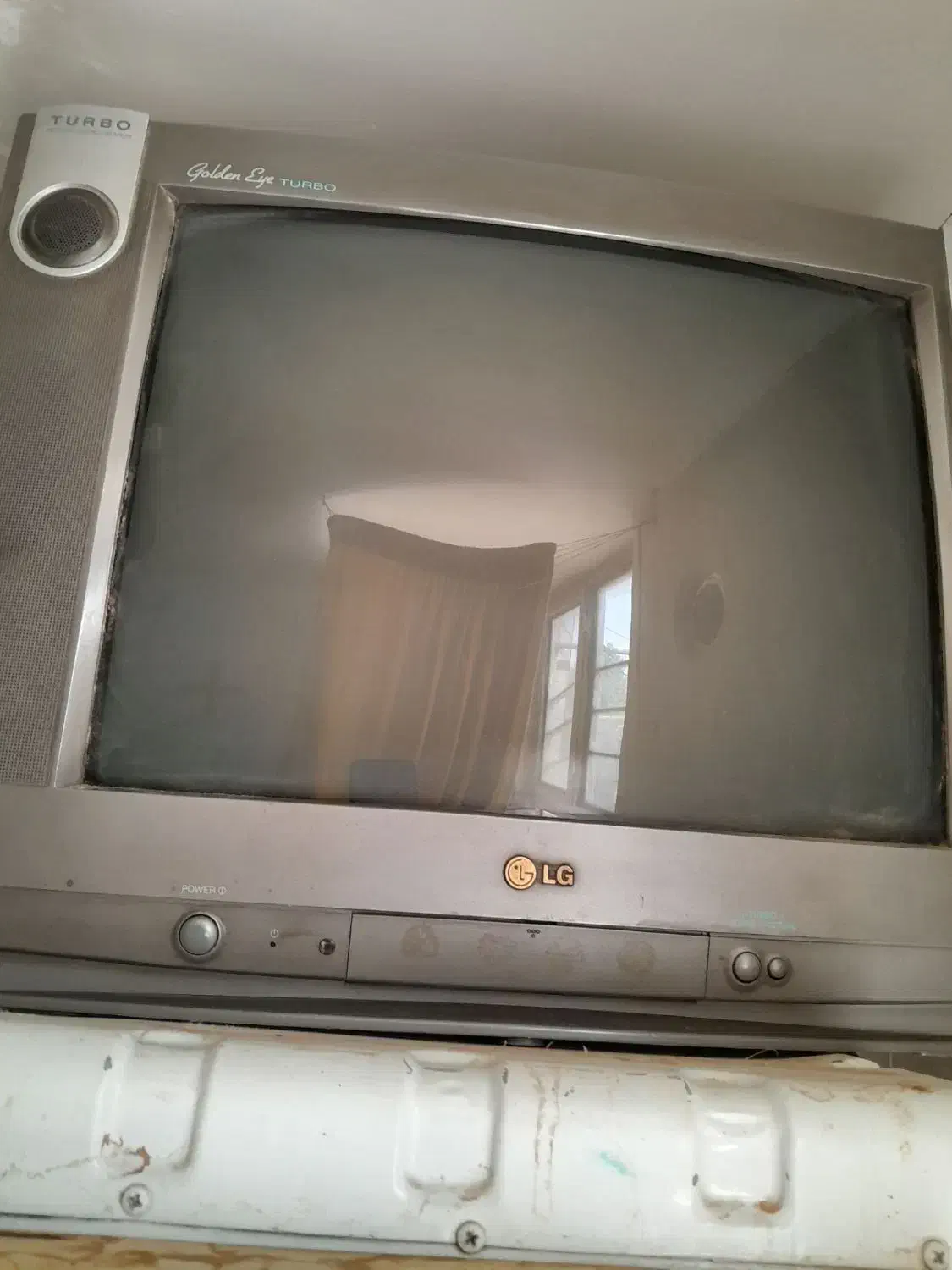 تلویزیون همراه با دیجیتال|تلویزیون و پروژکتور|میانه, |دیوار