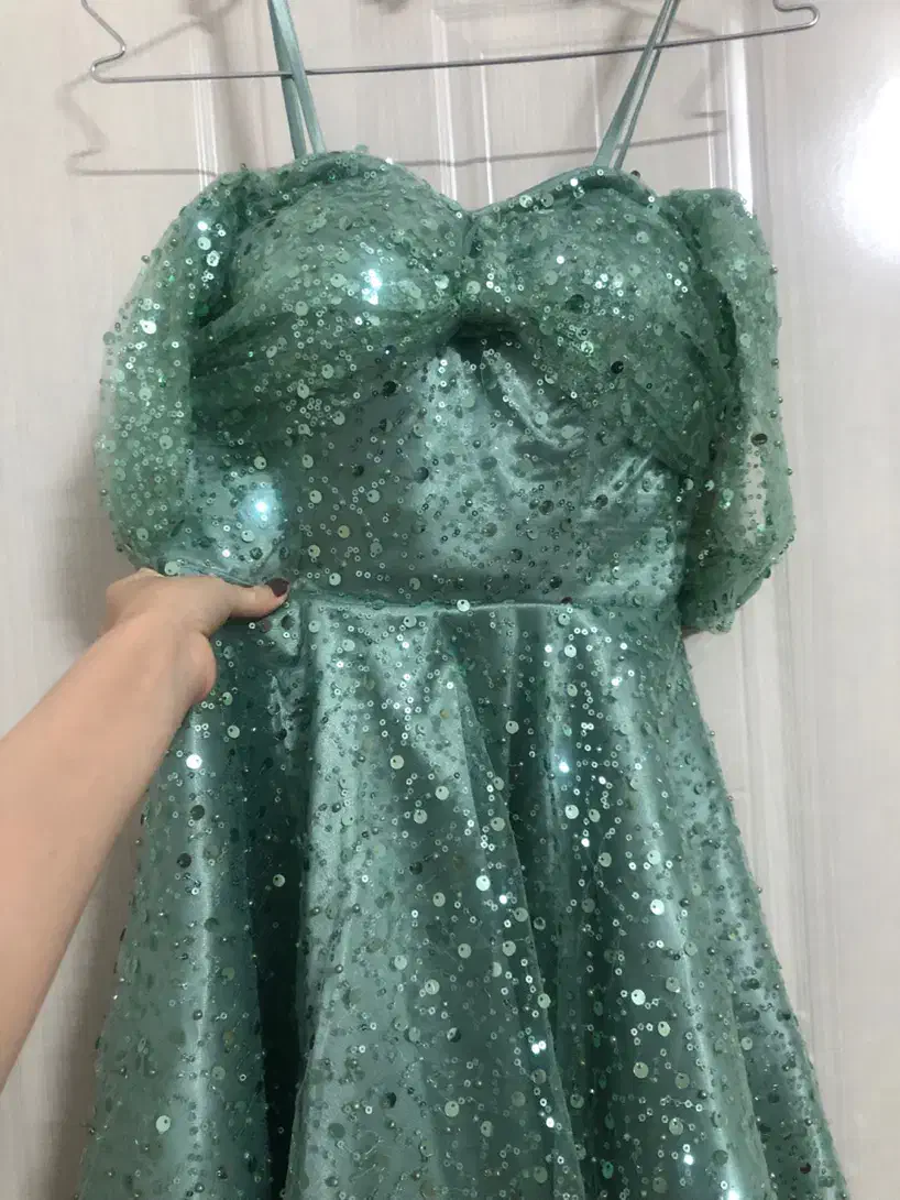 لباس مجلسی|لباس|نیشابور, بنیاد شهید|دیوار