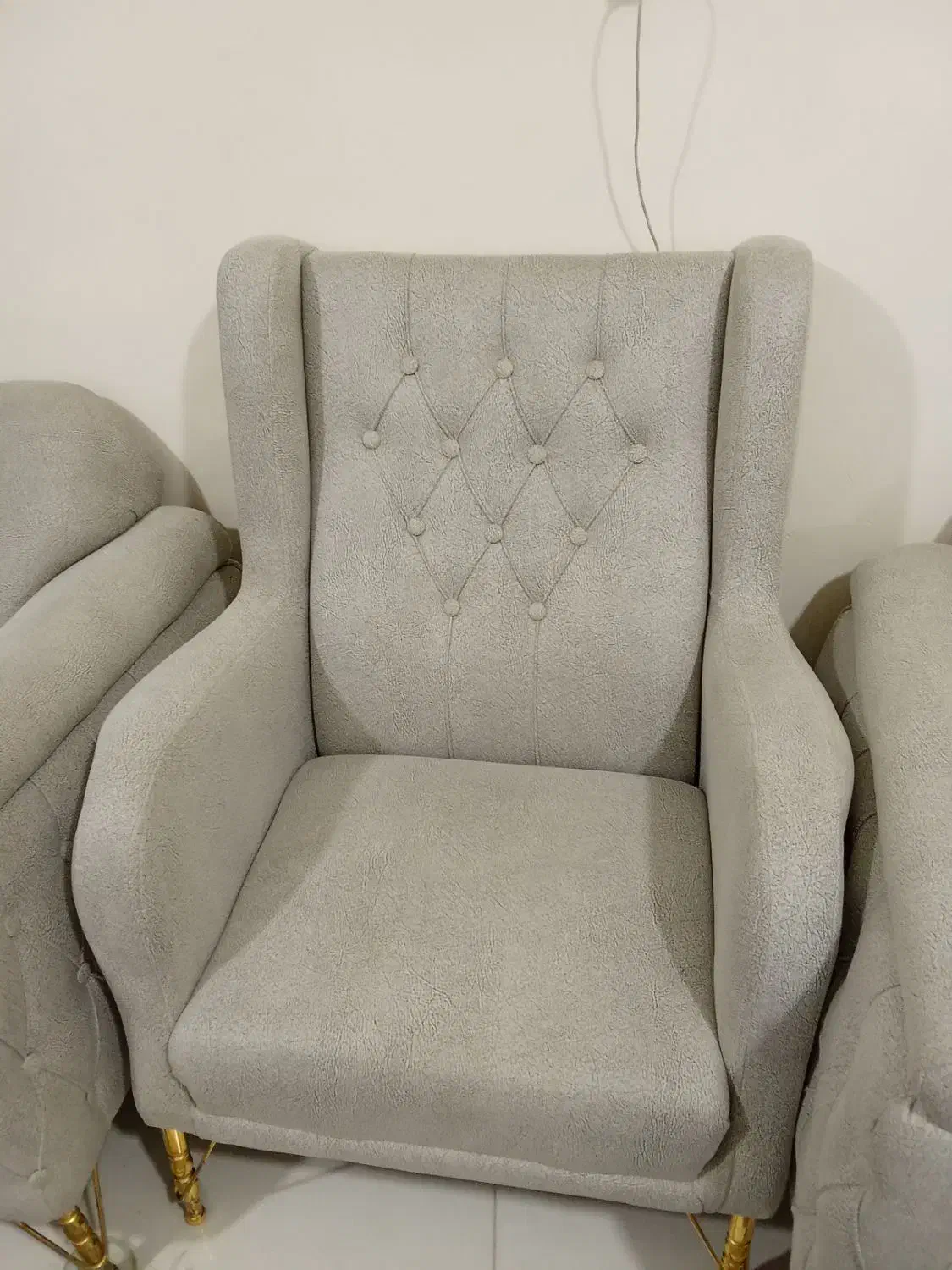 فقط معاوضه با چستر رنگ تیره  نونو هستن|مبلمان خانگی و میز عسلی|قرچک, شهرک طلائیه|دیوار