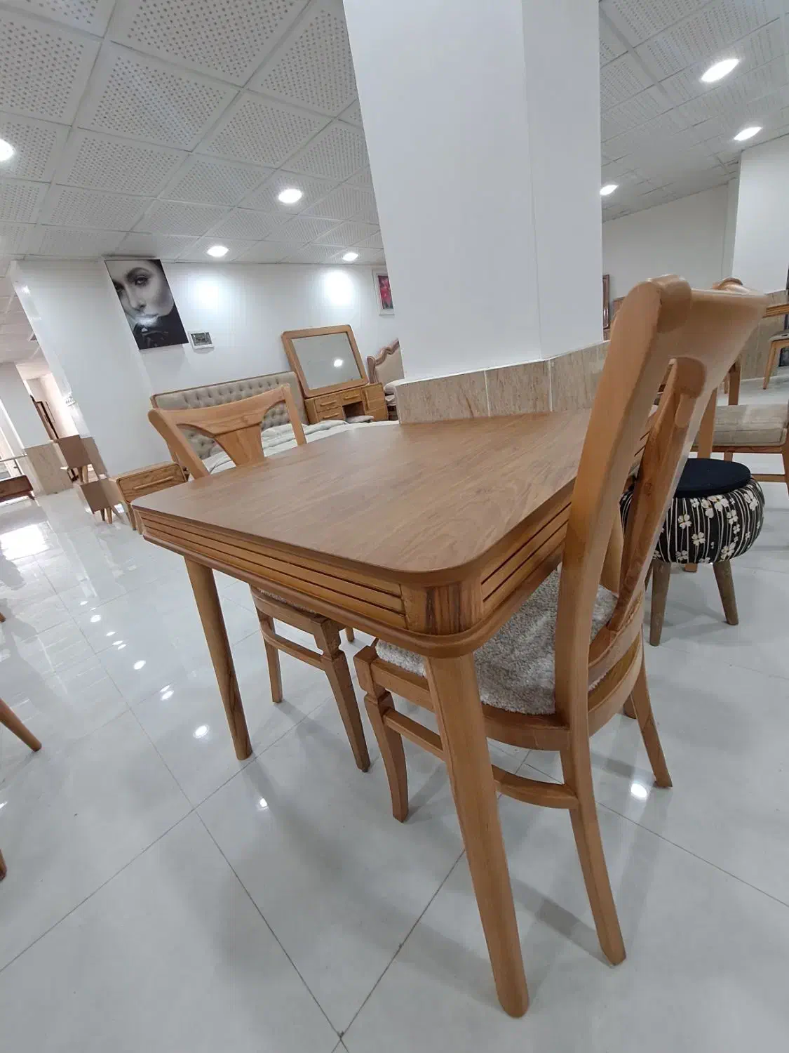 سرویس ۲ نفره ایلار|میز و صندلی غذاخوری|شاهین دژ, |دیوار