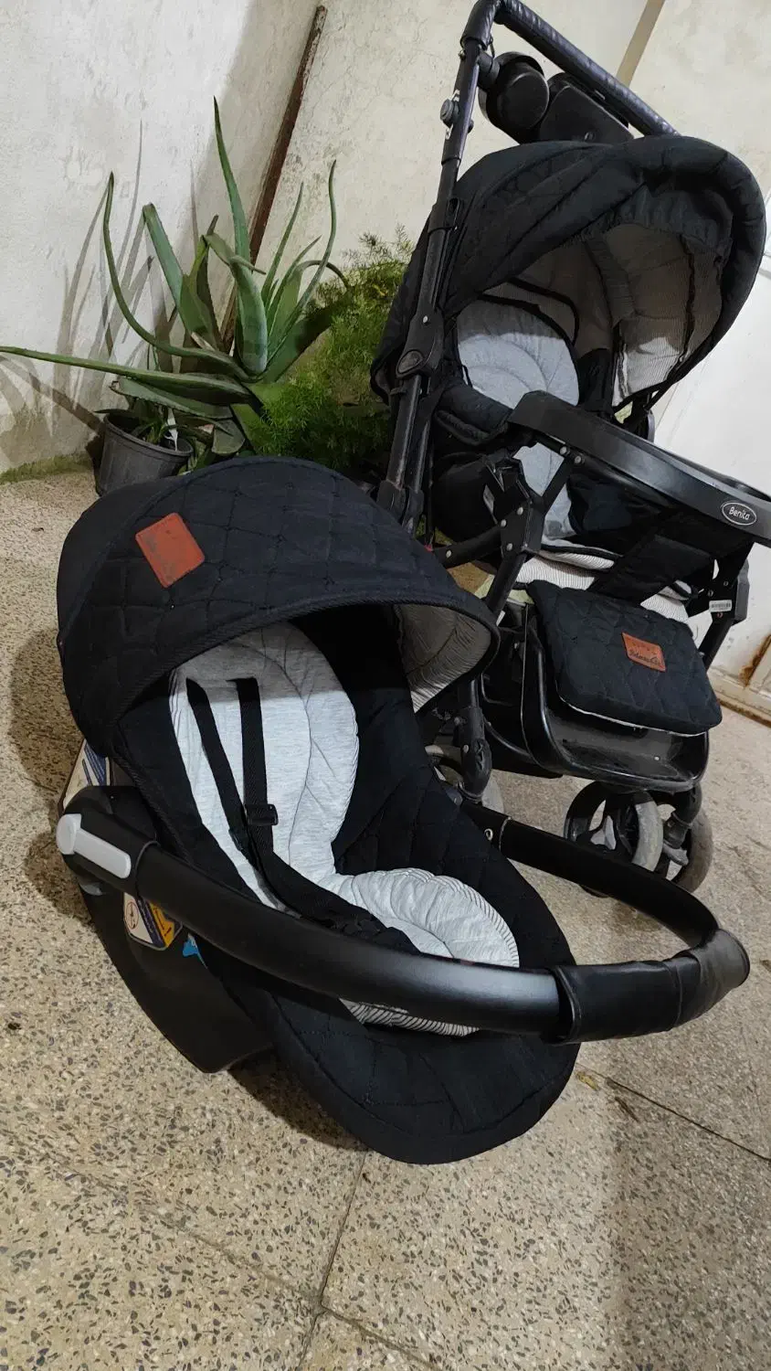 کالسکه کریر گهواره نوزاد در حد نو|کالسکه و لوازم جانبی|لاهیجان, آهندان|دیوار