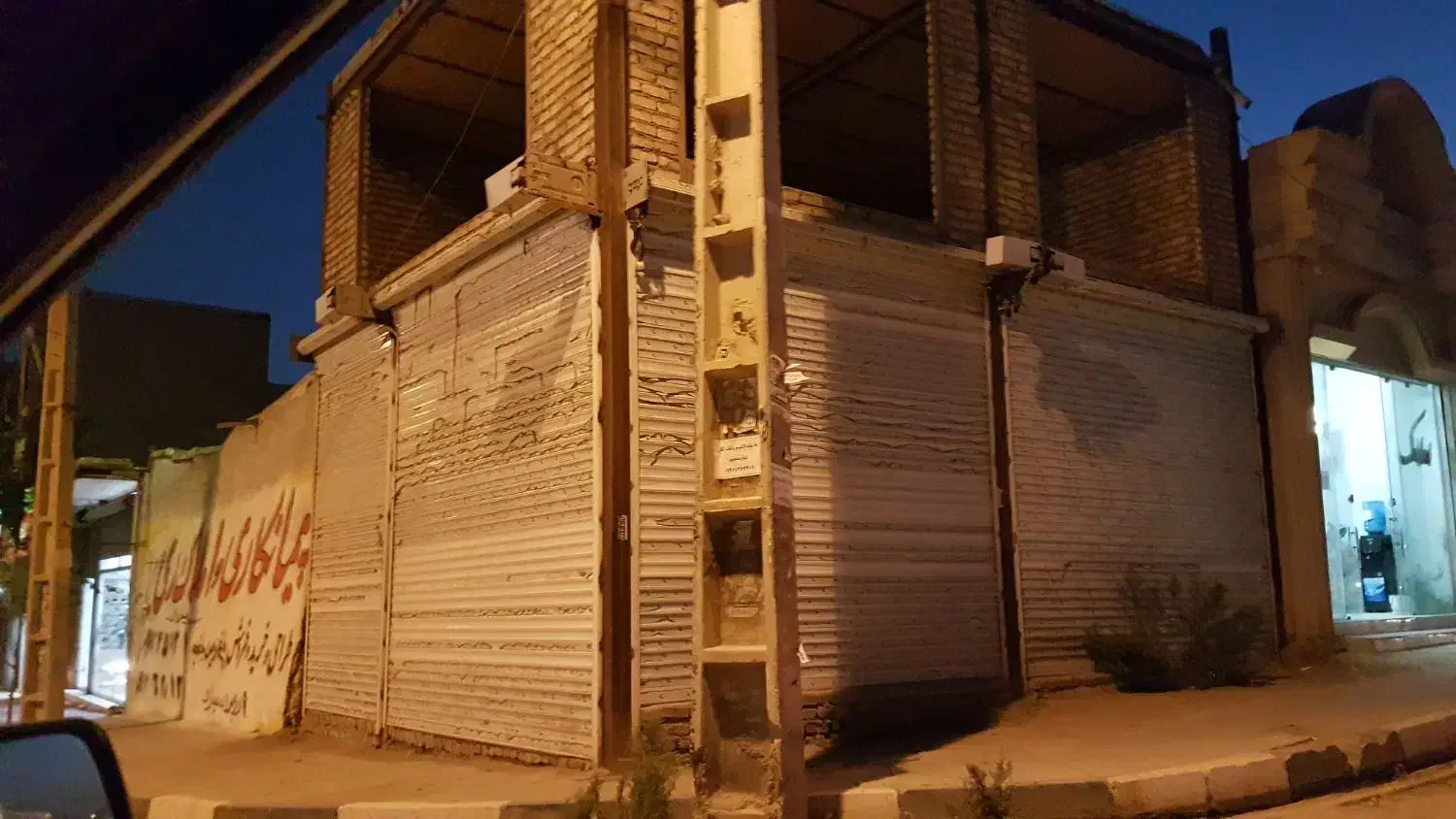 اجاره مغازه دو نبش جاده وهن اباد|اجارهٔ مغازه و غرفه|رباطکریم, وهن آباد|دیوار