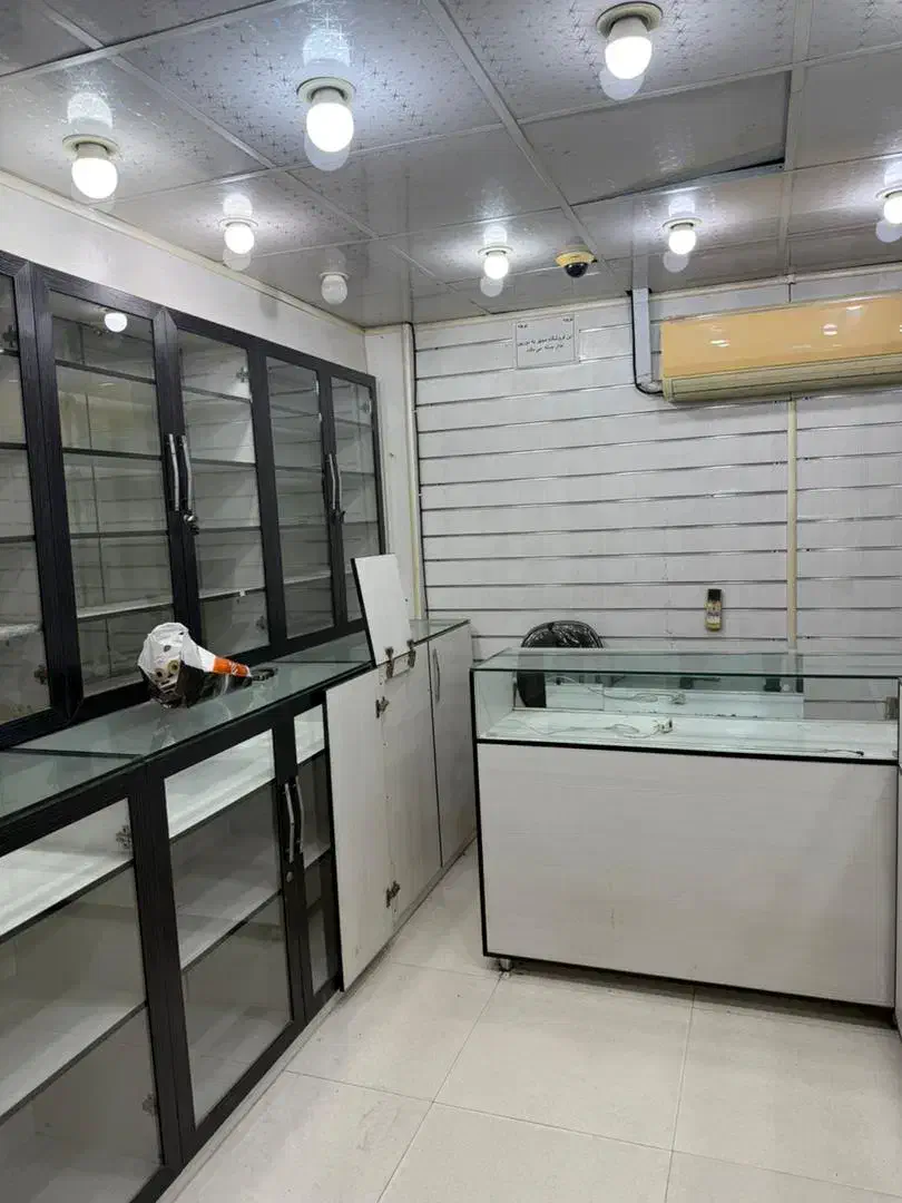 دکور مغازه قفسه و ویترین ام دی اف|فروشگاه و مغازه|بندرعباس, |دیوار