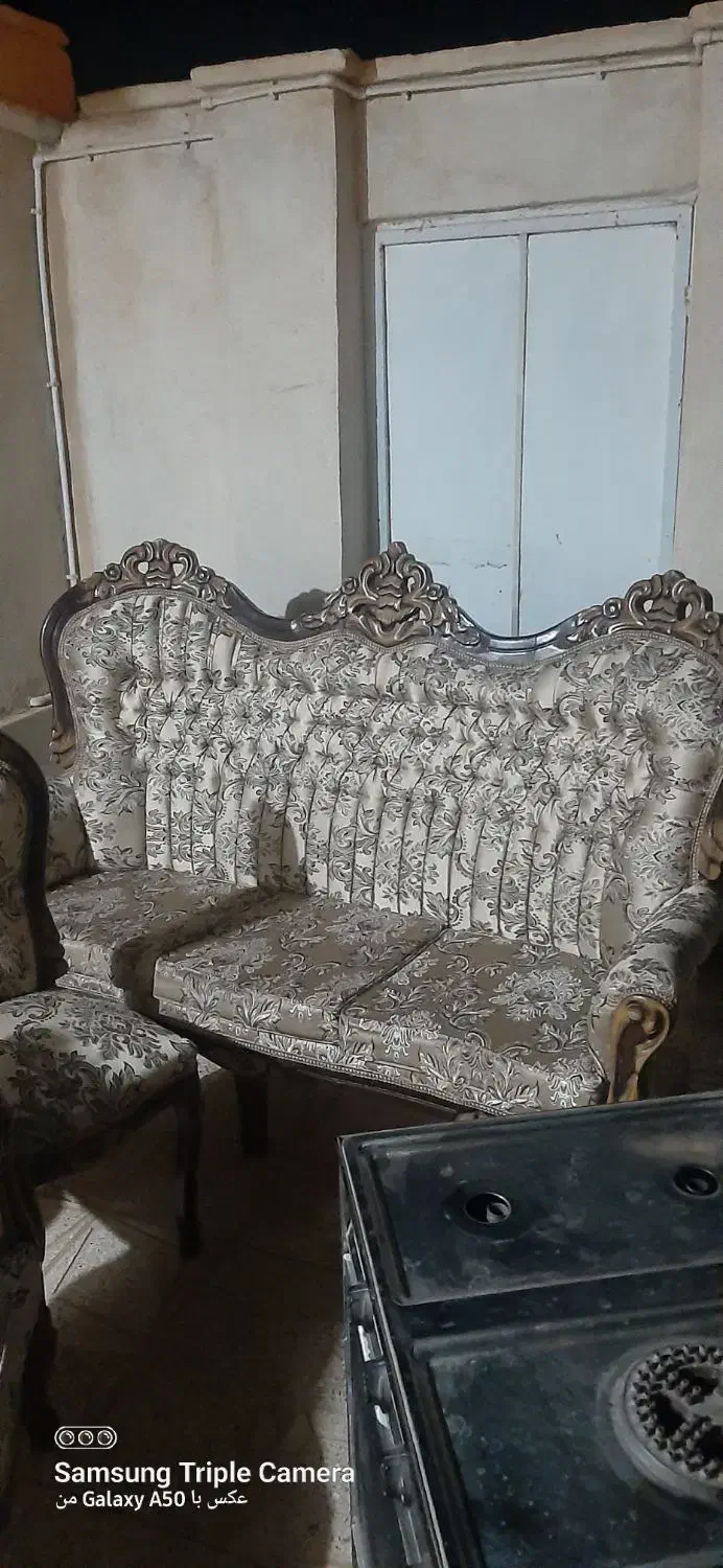 مبل نیمه سلطنتی شیک درحد نو کامل بامیز عسلی|مبلمان خانگی و میز عسلی|فردوس (خراسان), |دیوار