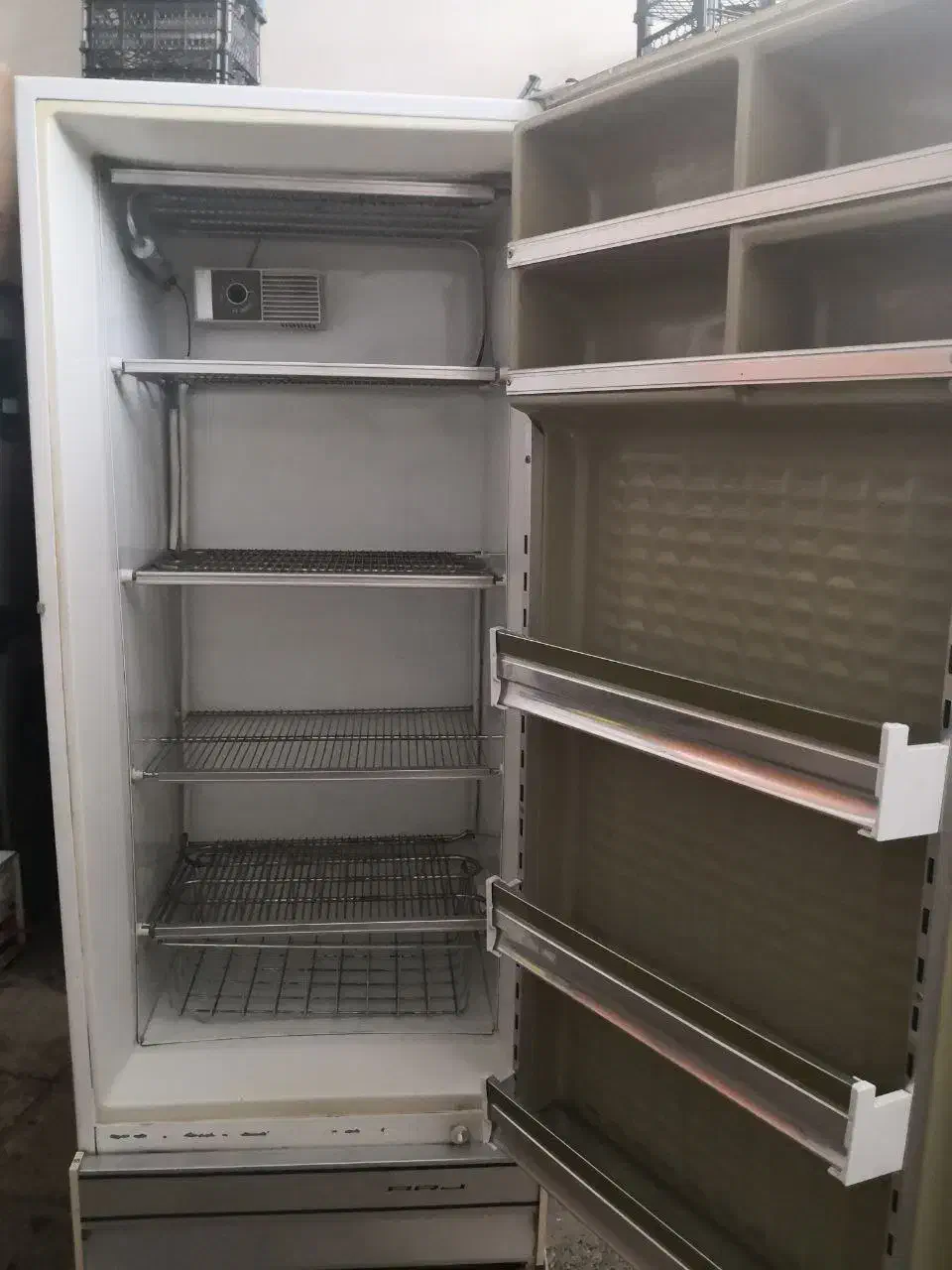 فریزر ارج سالم موتور ایتالیایی فابریک سالم|یخچال و فریزر|اصفهان, ملک‌شهر|دیوار