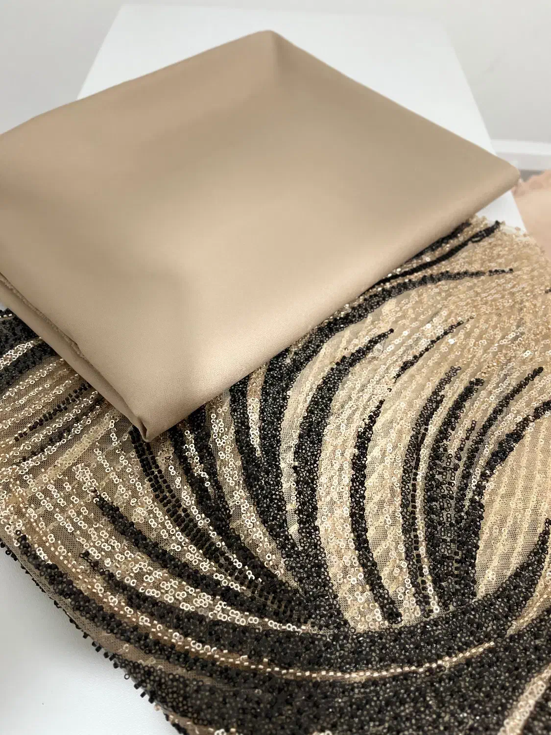 پارچه مجلسی|لباس|آستارا, |دیوار