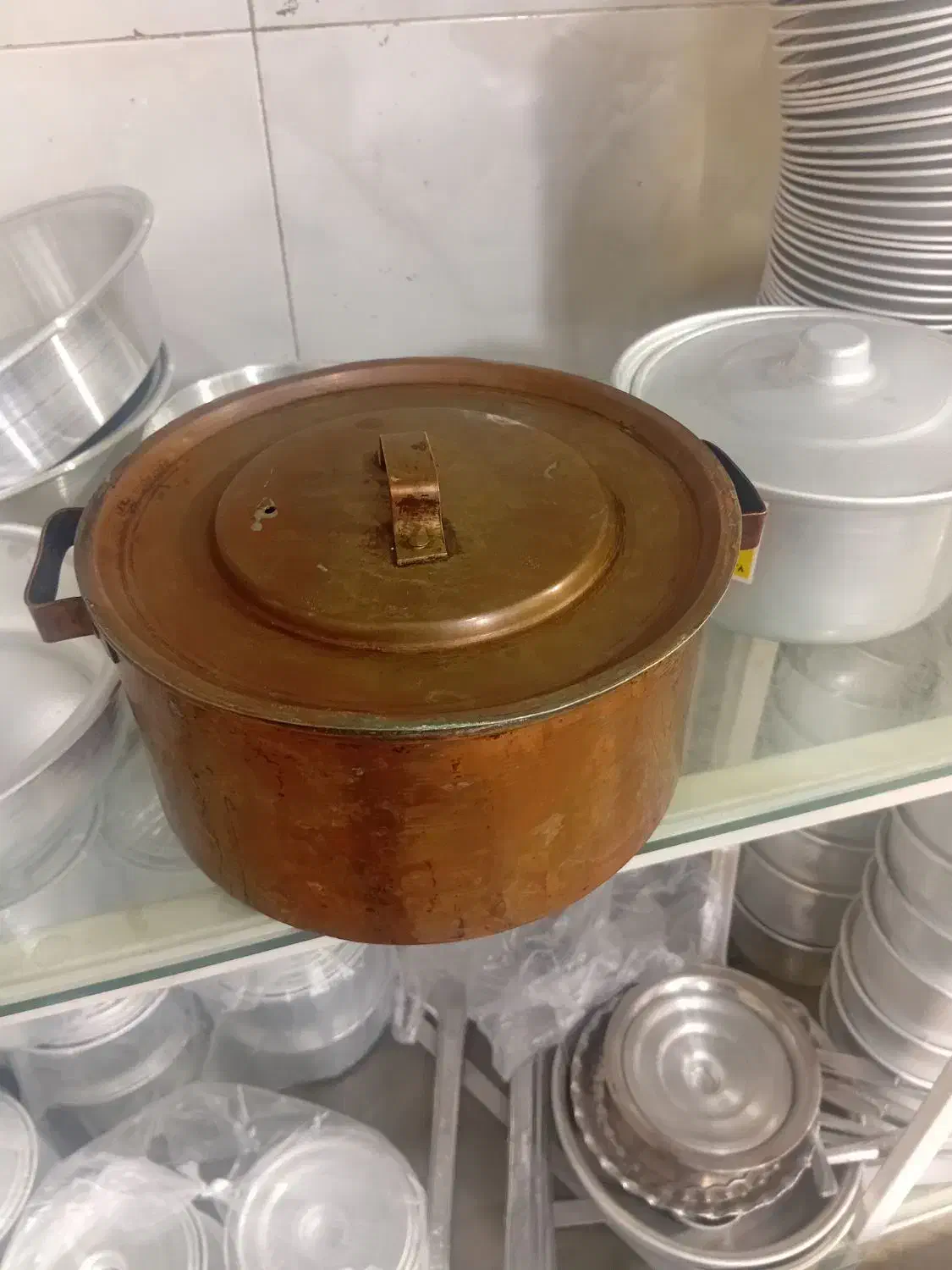 قابلمه مسی|ظروف پخت‌وپز|قم, شاه ابراهیم|دیوار