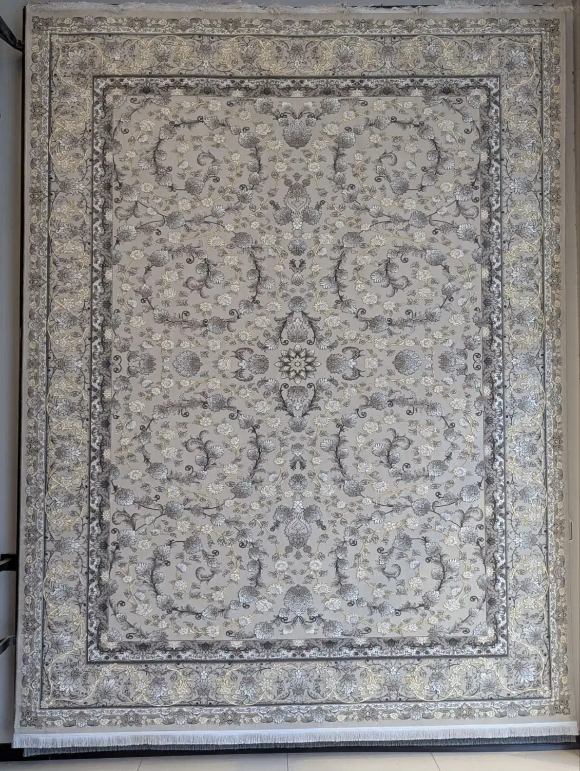 فرش دیزاین۱۲۰۰گل برجسته فوق العاده ضخیم و ریزبافت|فرش|مشکین‌دشت, |دیوار