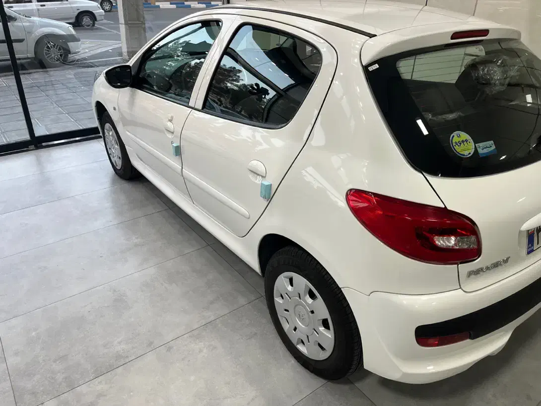 ۲۰۷ مدل ۴۰۲ به رویت|خودرو سواری و وانت|قزوین, |دیوار