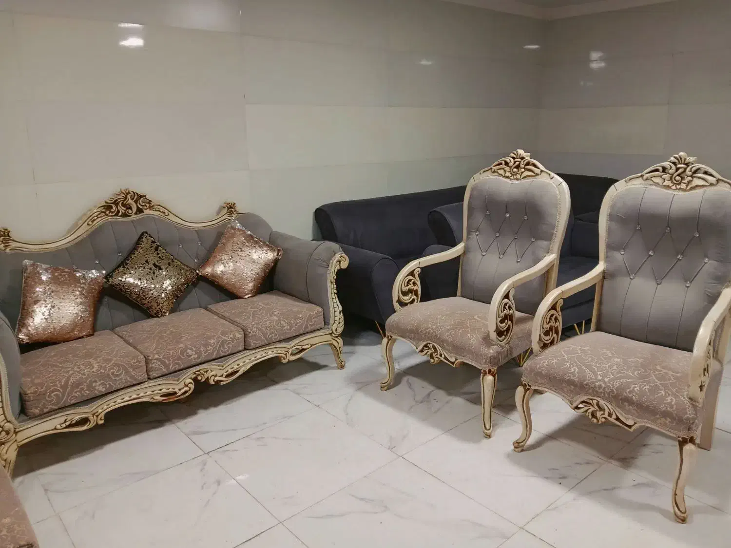 چهار دست مبل هفت نفره در حدنو|مبلمان خانگی و میز عسلی|کوهدشت, |دیوار